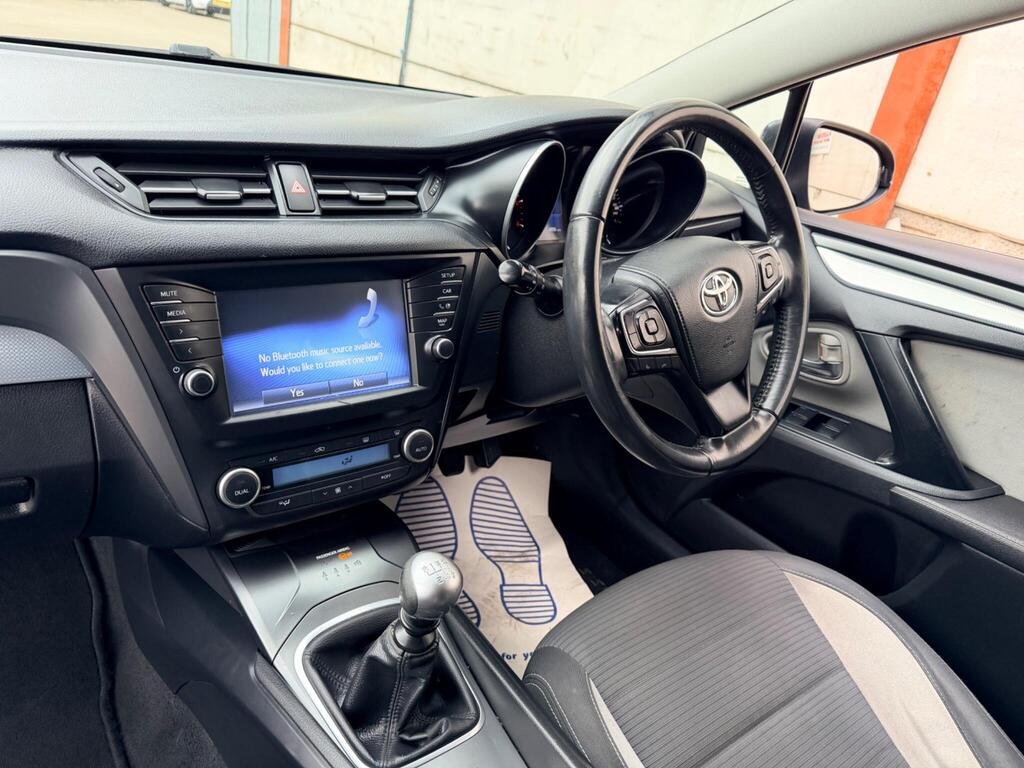 2015 Toyota Avensis