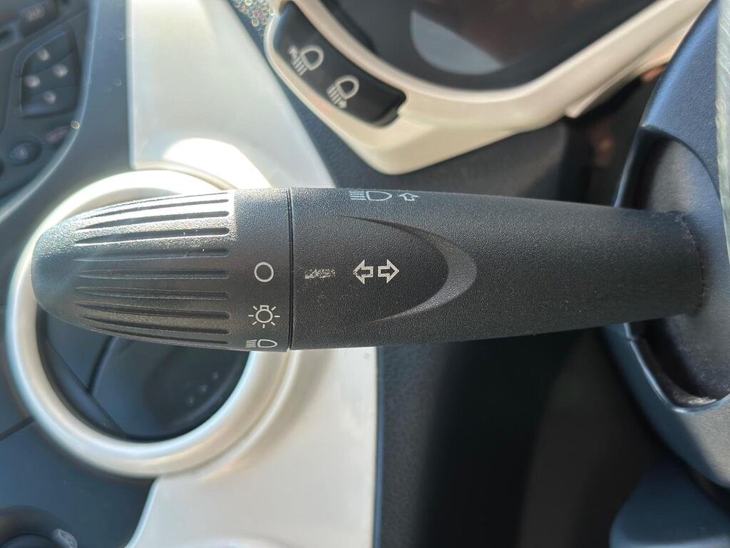 2015 Ford Ka