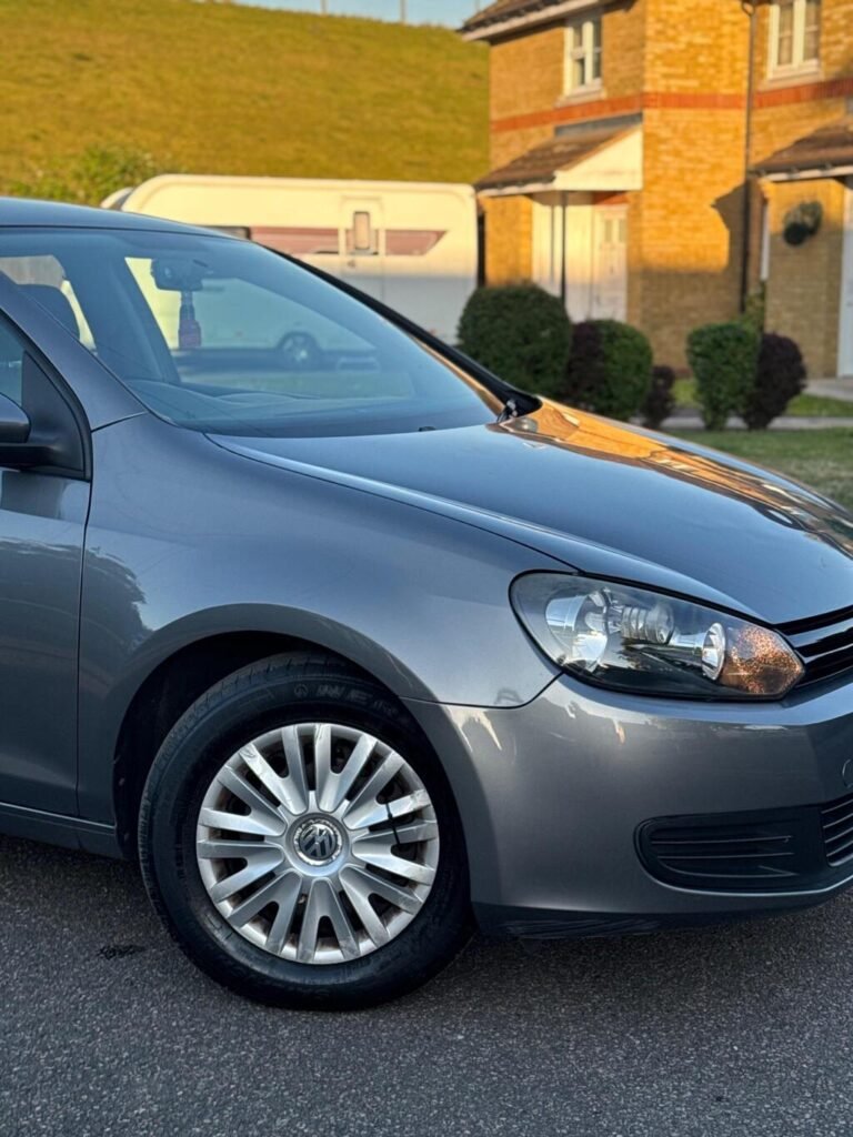 2009 Volkswagen Golf, photo 2