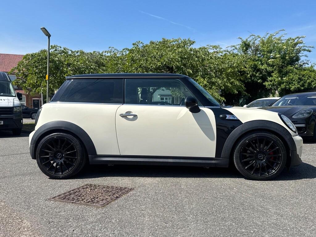 2012 MINI Hatch
